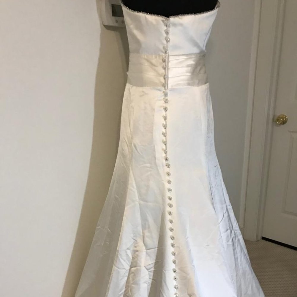BRIDAL - Picture 4 of 6